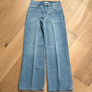 NWOT Cabi Denim Blue Wide Leg Jeans 2